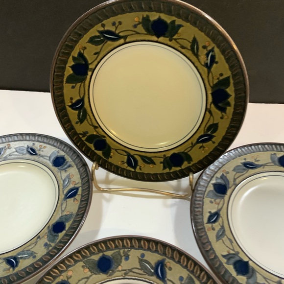 Vintage Mikasa Intaglio Bread and Butter Plate 6 1/2 Set of 4 Replacement #55 - Picture 4 of 7